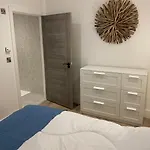 Stunning Cliff Edge Apartment In Newquay